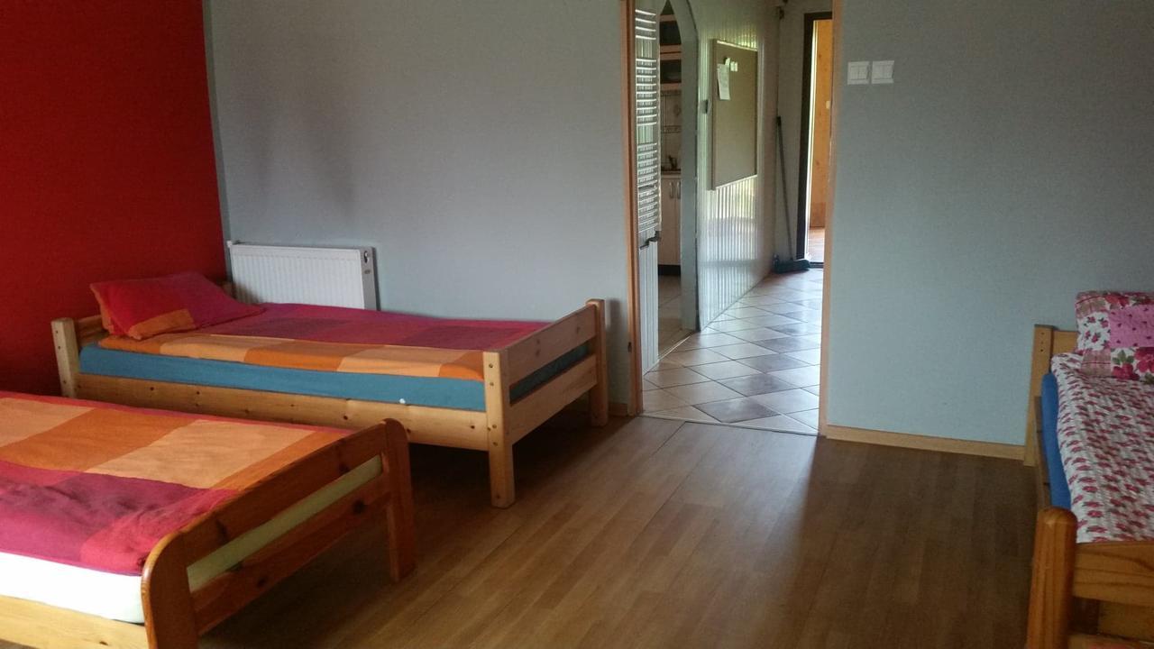 Pokoje Goscinne "U Karola" Pracownicze Ścinawa エクステリア 写真